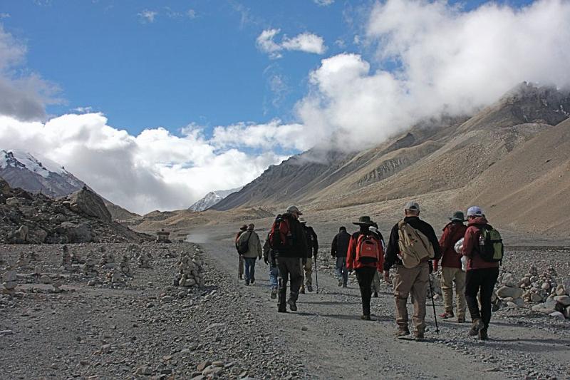 174 Walking towards the basecamp.jpg